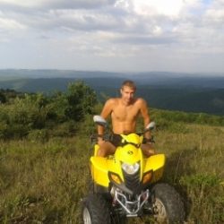 Парень из Москвы. Ищу девушку. Хочу сделать куни Парень из Москвы. Ищу девушку. Хочу сделать куни