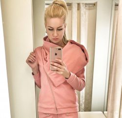 Звони в любое время. Девушка ищет парня в Калуге Звони в любое время. Девушка ищет парня в Калуге